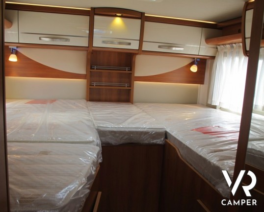 Hymer ML-T 580 4X4: camper semintegrale con letti gemelli su meccanica mercedes trazione posteriore