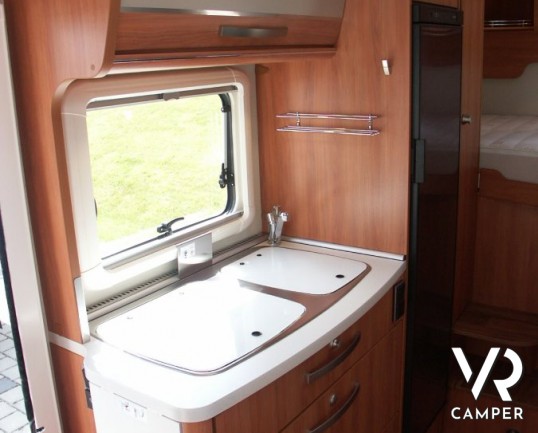 Hymer MLI 540: motorhome nuovo su mercedes con trazione posteriore e garage