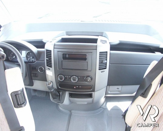 Hymer MLI 540: motorhome nuovo su mercedes con trazione posteriore e garage