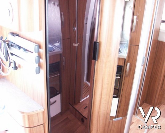 Hymer MLI 620: motorhome nuovo su mercedes con garage doccia e bagno separati