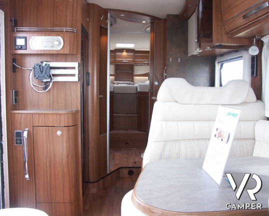 Hymer MLI 620: motorhome nuovo su mercedes con garage doccia e bagno separati