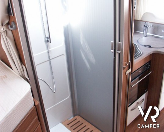 Hymer MLI 620: motorhome nuovo su mercedes con garage doccia e bagno separati