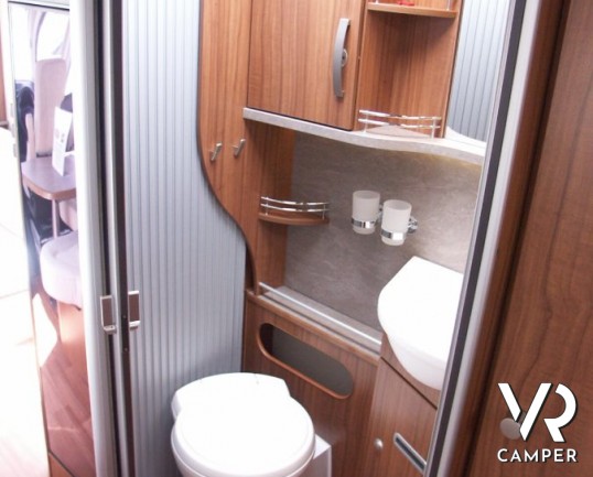 Hymer MLI 620: motorhome nuovo su mercedes con garage doccia e bagno separati