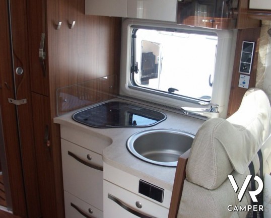 Hymer ML-T 620: semintegrale nuovo su mercedes euro 6 con letti gemelli in coda