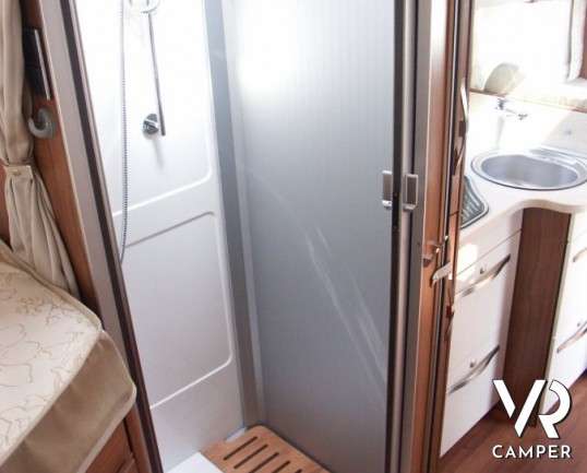 Hymer ML-T 620: semintegrale nuovo su mercedes euro 6 con letti gemelli in coda