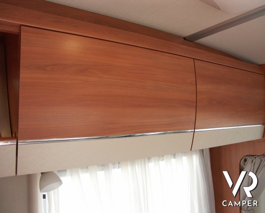 Hymer Tramp 708 SL: camper semintegrale nuovo con letto nautico e garage.