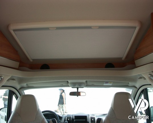 Hymer Tramp 708 SL: camper semintegrale nuovo con letto nautico e garage.