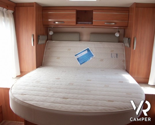 Hymer Tramp 708 SL: camper semintegrale nuovo con letto nautico e garage.