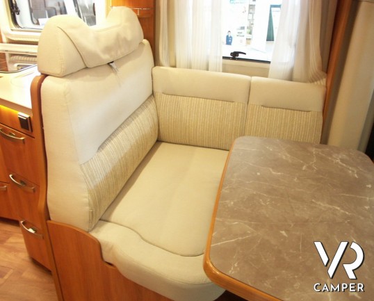 HYMER TRAMP 568 SL: camper semintegrale nuovo con doppio pavimento e letti gemelli con garage.