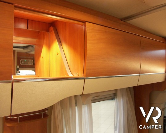 HYMER TRAMP 568 SL: camper semintegrale nuovo con doppio pavimento e letti gemelli con garage.