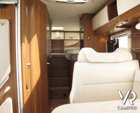Hymer Tramp 588 SL: camper semintegrale nuovo Hymer con doppio pavimento, letti a castello