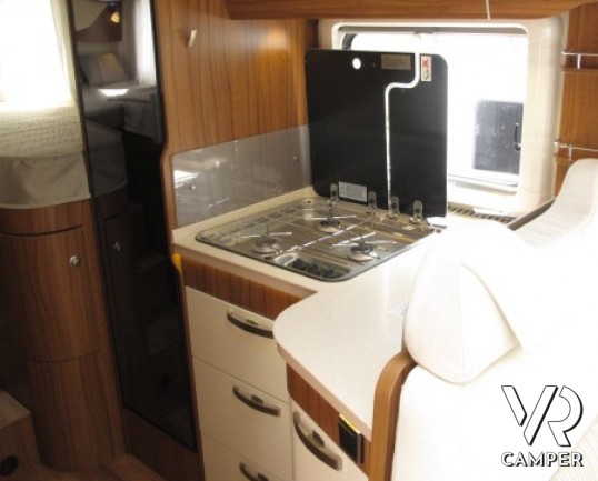 Hymer Tramp 588 SL: camper semintegrale nuovo Hymer con doppio pavimento, letti a castello