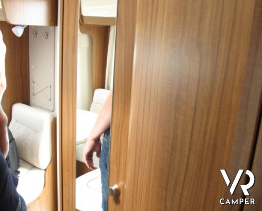 Hymer Tramp 588 SL: camper semintegrale nuovo Hymer con doppio pavimento, letti a castello