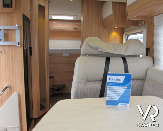 Hymer Tramp 594 GL: semintegrale Hymer nuovo a prezzo speciale con garage e letto matrimoniale in coda, sotto i sette metri di lunghezza