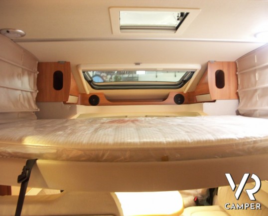 Hymer Tramp 614 CL: camper semintegrale nuovo a Torino con il letto matrimoniale in coda, ampio garage, letto basculante, doppio armadio.