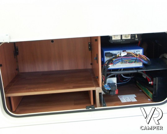 Hymer Tramp 614 CL: camper semintegrale nuovo a Torino con il letto matrimoniale in coda, ampio garage, letto basculante, doppio armadio.