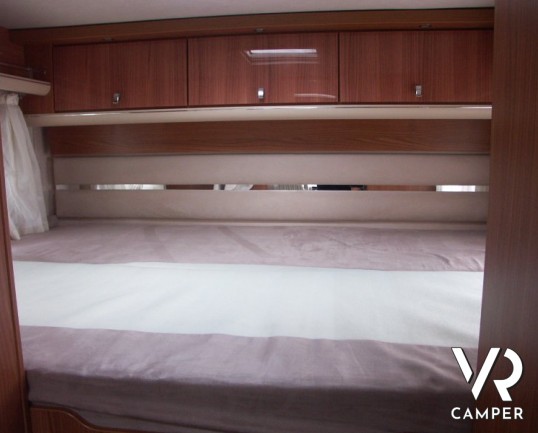 Hymer Tramp 614 SL: camper usato semintegrale con letto matrimoniale in coda e garage.