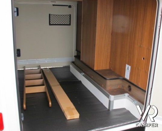 Hymer Tramp 678 CL Gold Limited: camper semintegrale nuovo in versione speciale con letti gemelli in coda e ampio garage, letto basculante su dinette