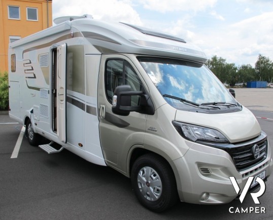 Hymer Tramp 678 CL Gold Limited: camper semintegrale nuovo in versione speciale con letti gemelli in coda e ampio garage, letto basculante su dinette