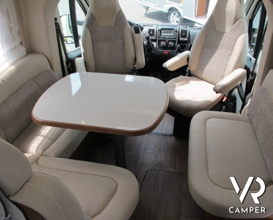 Hymer Tramp 678 CL Gold Limited: camper semintegrale nuovo in versione speciale con letti gemelli in coda e ampio garage, letto basculante su dinette