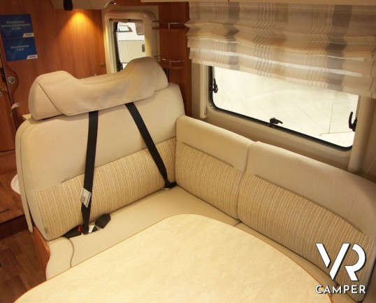Hymer Tramp 678 cl: semintegrale su Ducato con letti gemelli, ampio garage e letto basculante in italian Edition.