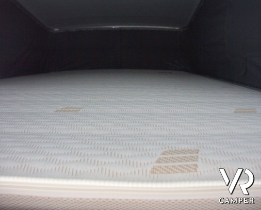 Hymer Car Ayes Rock: furgone 2 posti compatto con letto matrimoniale in coda e bagno