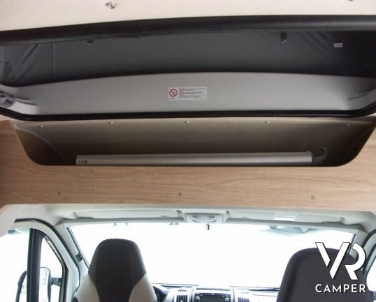 Hymer Car Ayes Rock: furgone 2 posti compatto con letto matrimoniale in coda e bagno