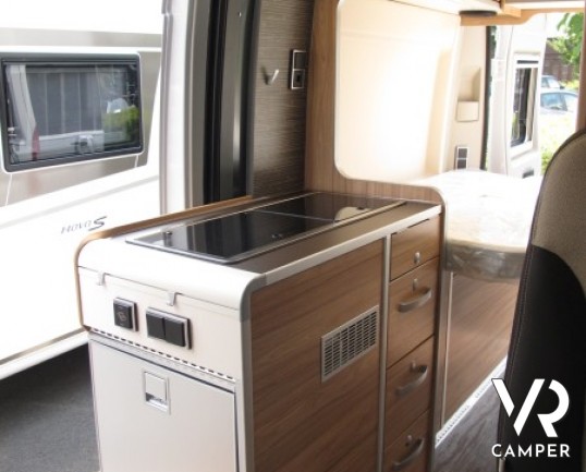 Hymer Car Ayes Rock: camper furgonato con letto sul tetto per i 4 posti di lunghezza 5,41 metri