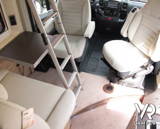 HymerCar Grand Canyon: camper puro attrezzato per le vacanze con letto matrimoniale posteriore e frigorifero grande