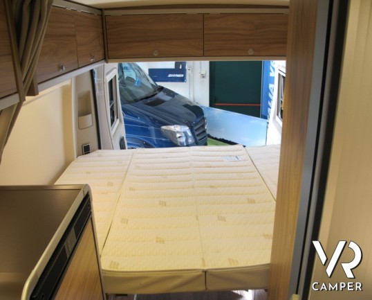 HymerCar Grand Canyon: furgonato su mercedes benz con letto matrimoniale in coda e possibilità di letto sul tetto apribile