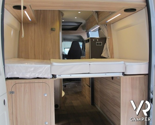 HymerCar Grand Canyon: furgonato su mercedes benz con letto matrimoniale in coda e possibilità di letto sul tetto apribile