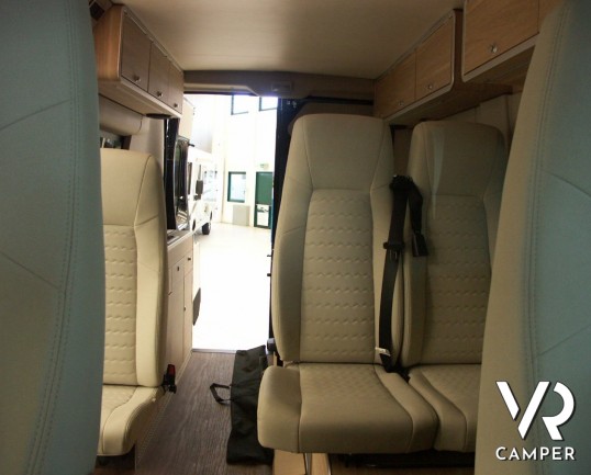 Hymercar Rio: camper puro usato piccolo e compatto per l'utilizzo di tutti i giorni in offerta.