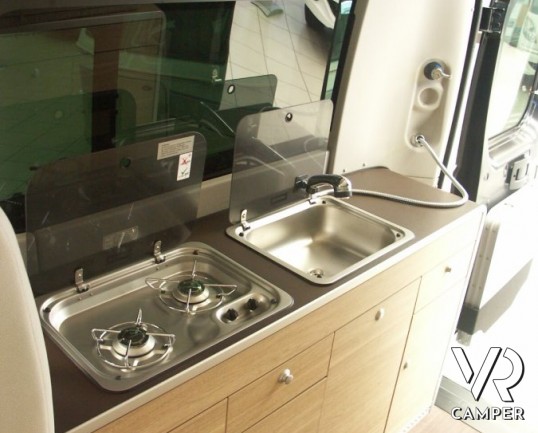 Hymercar Rio: camper puro usato piccolo e compatto per l'utilizzo di tutti i giorni in offerta.