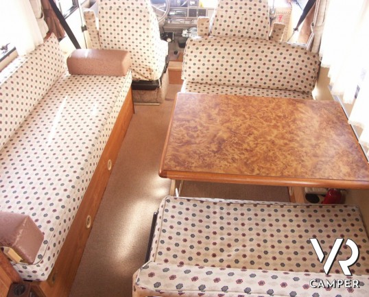 Hymermobil 544: camper usati motorhome a Torino. Ottimo motorhome usato compatto e di alta qualità