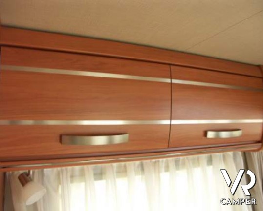 Hymer Exsis-I 504: camper motorhome nuovo di piccole dimensioni con letto matrimoniale, garage per scooter, letto basculante.