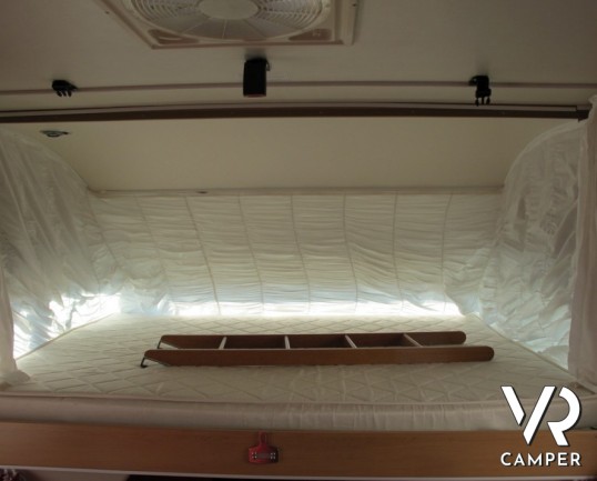 Itineo 610 G: camper motorhome in vendita usato a Torino, compatto, 4 posti con garage e ampia vivibilità interna