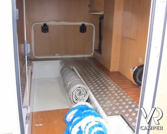 Itineo 610 G: camper motorhome in vendita usato a Torino, compatto, 4 posti con garage e ampia vivibilità interna