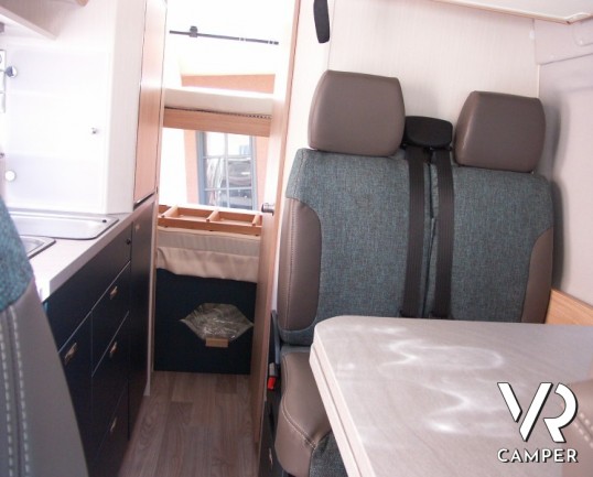 Knaus Boxlife 540 MK: furgone attrezzato compatto con letti a castello posteriori e basculante 4 posti, dalle dimensioni compatte.