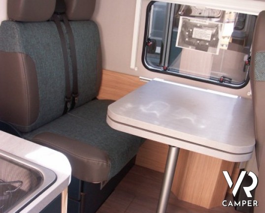 Knaus Boxlife 540 MK: furgone attrezzato compatto con letti a castello posteriori e basculante 4 posti, dalle dimensioni compatte.