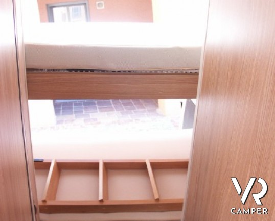 Knaus Boxlife 540 MK: furgone attrezzato compatto con letti a castello posteriori e basculante 4 posti, dalle dimensioni compatte.