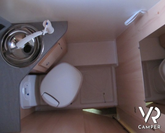 Knaus Boxstar 540 MQ: camper furgonato attrezzato quattro posti con letto basculante e dinette classica, cambio automatico e motore 3.0 m-jet da 180cv