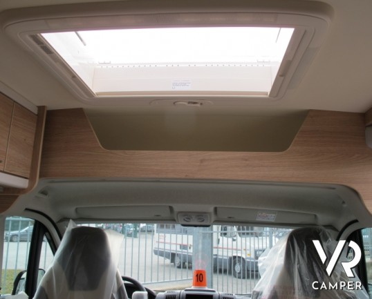 Knaus Boxstar Family 600: furgonato 5 posti a dormire con doppio letto matrimoniale posteriore basculante, qualità tedesca Knaus
