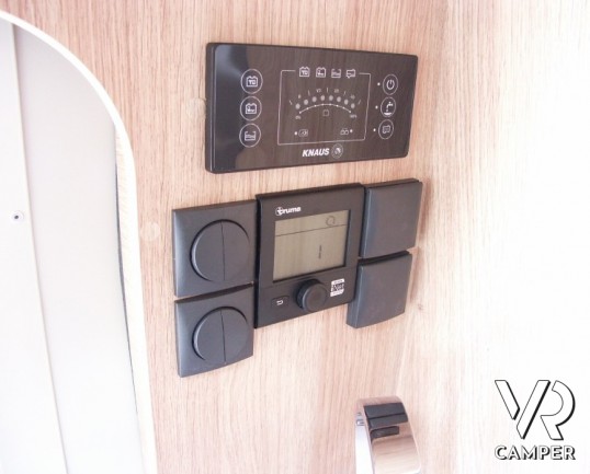 Knaus Boxstar Freeway 630: furgone attrezzato nuovo in Piemonte con letti gemelli in coda e bagno con doccia separabile