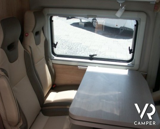 Knaus Boxstar Freeway 630: furgone attrezzato nuovo in Piemonte con letti gemelli in coda e bagno con doccia separabile