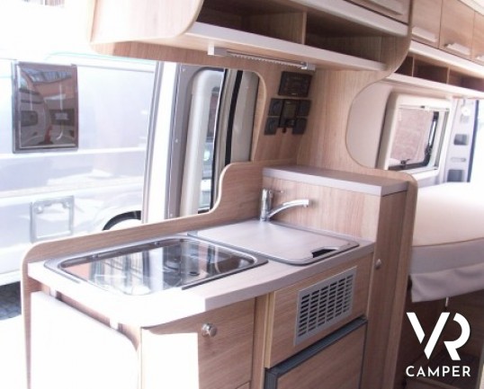 Knaus Boxstar Lifetime 600: camper furgonato nuovo a Torino con letti gemelli in coda, 3 posti letto.