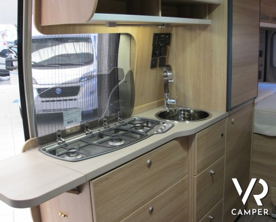 Knaus Boxstar Street 600 MQ: camper furgonato nuovo con letto matrimoniale posteriore e ampio vano di carico, ottimo per 2 persone che vogliono viaggi