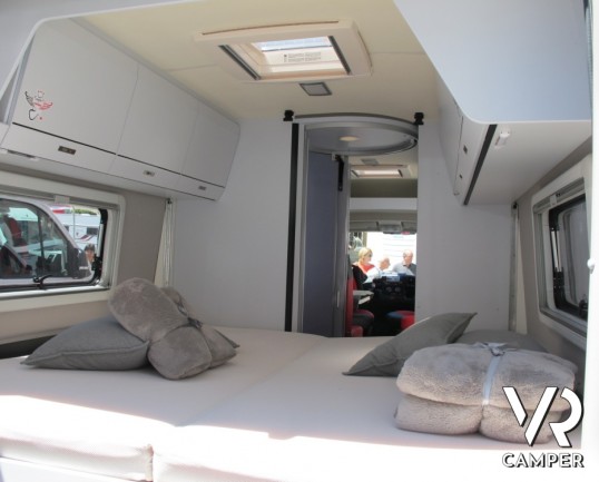 Knaus Boxstar 630 ME Saint & Sinner: nuovo furgonato in versione speciale con colorazioni rosse, e pacchetto sportivo