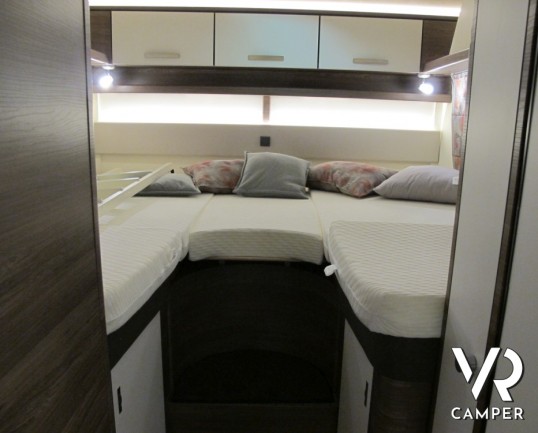 Knaus L!ve Wave 700 MEG: camper semintegrale nuovo con letti gemelli in coda, letto basculante, ampia dinette e frigo grande con freezer