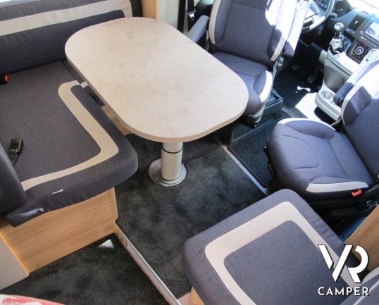 Knaus Sky TI 700 MEG: semintegrale nuovo Knaus con letti gemelli in coda, ampio garage per lo scooter