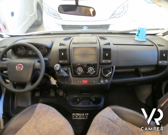 Knaus Sky Wave 650 MG: camper semintegrale nuovo Knaus a Torino con garage e letto basculante sotto i 7 metri di lunghezza.